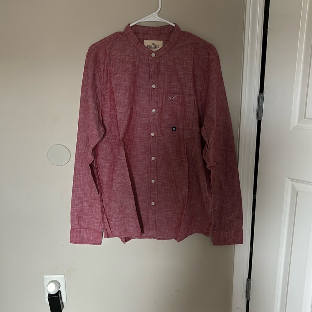 Brand new excellent condition long sleeve dress shirt.